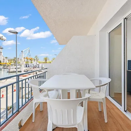 Fuer 4 Personen Ca 50 Qm In Empuriabrava, Costa Brava Golf De Roses *